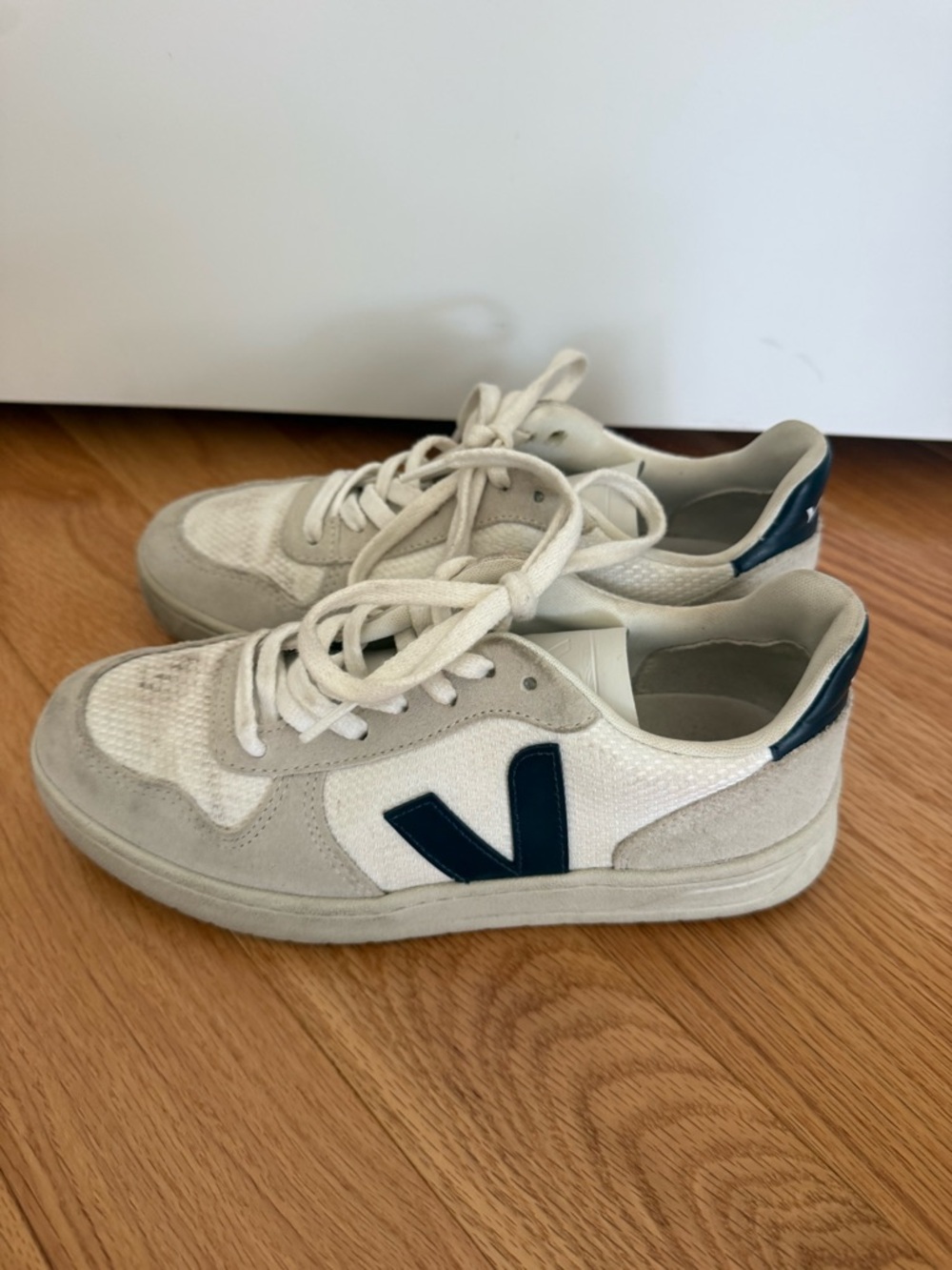 Veja Cream & Navy Low-Top Sneakers